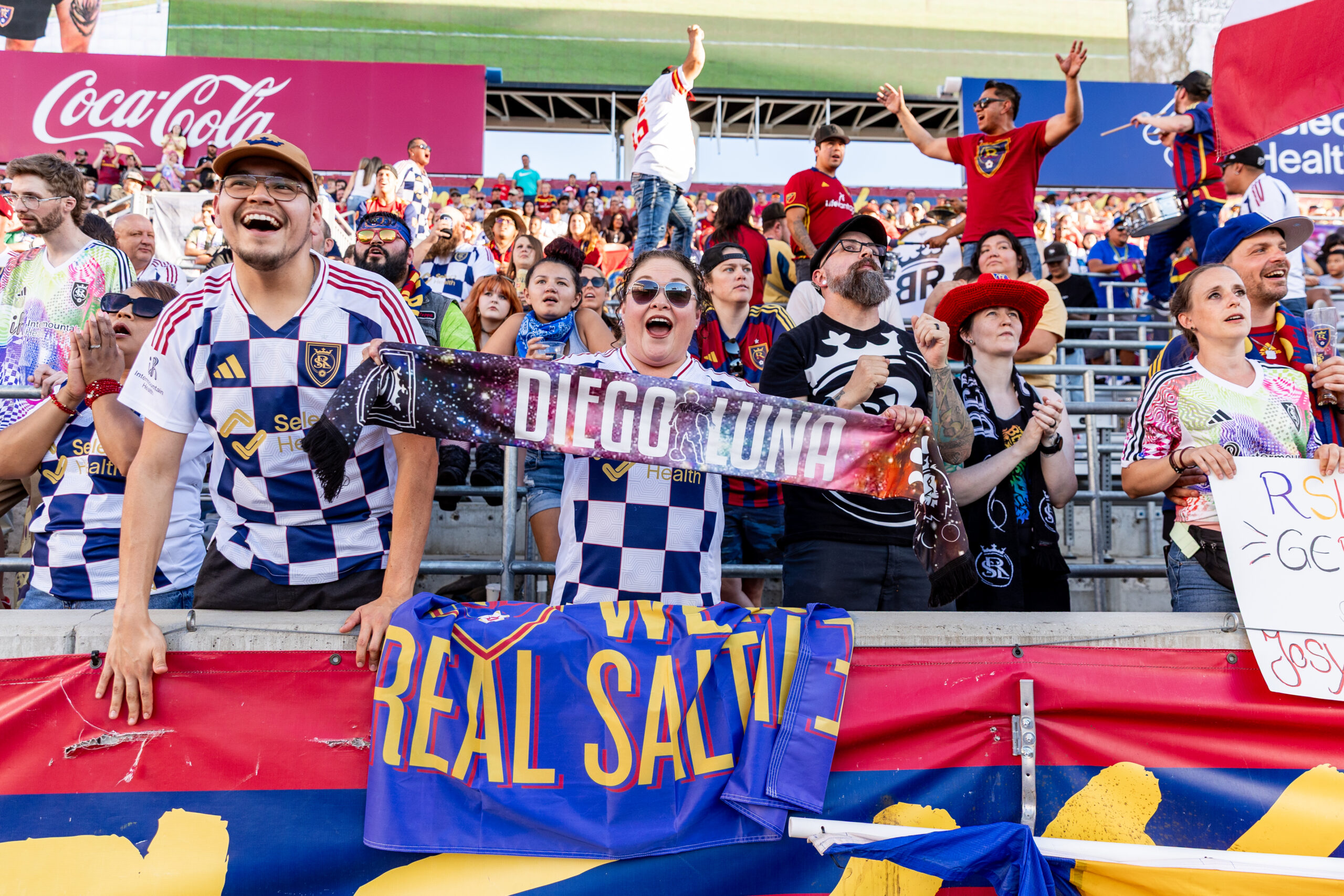 071225_RSLvsHOU_Fans_SP-136